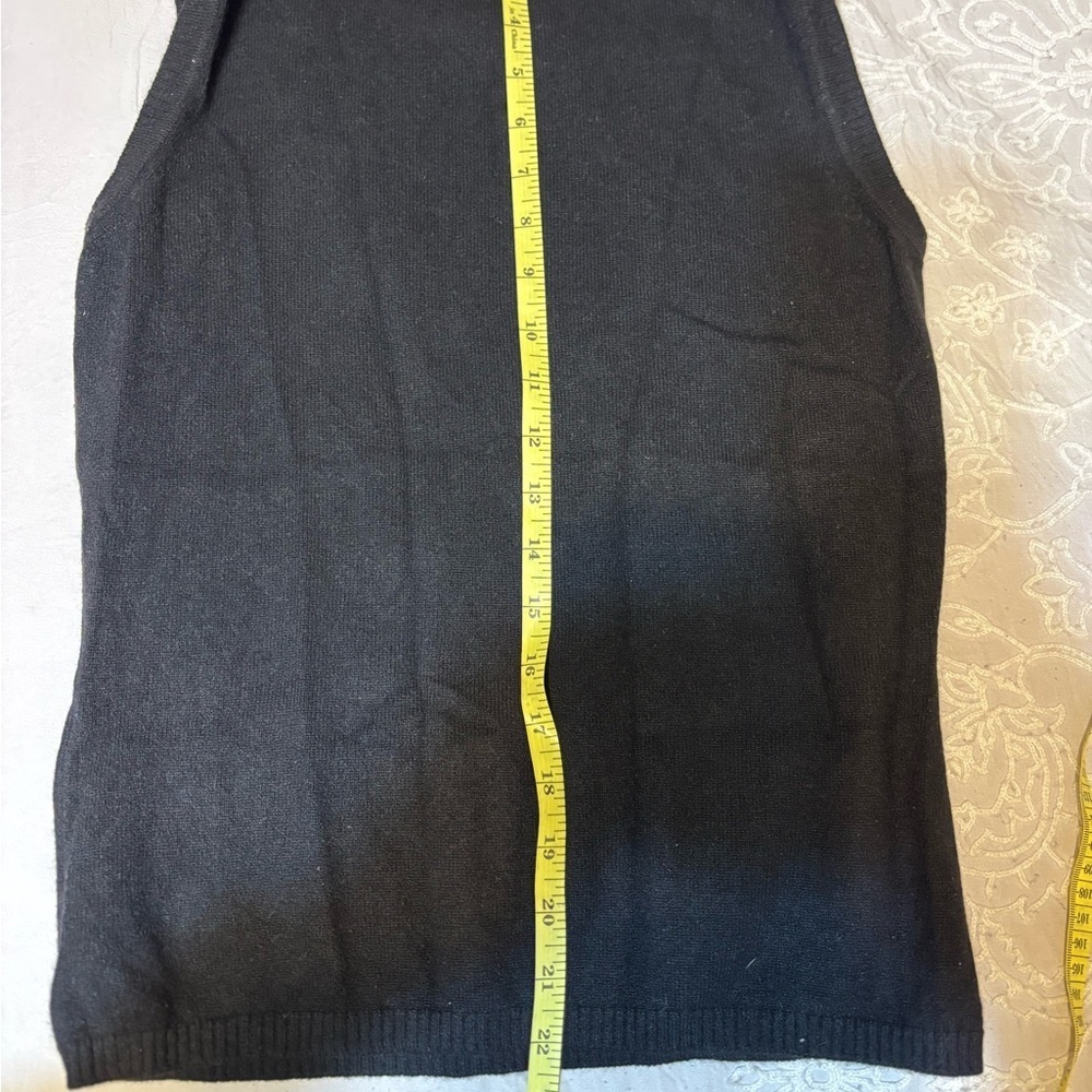 GUCCI ITALY 100% Cashmere Sweater Vest. Ladies Small. Black - Picture 11 of 13